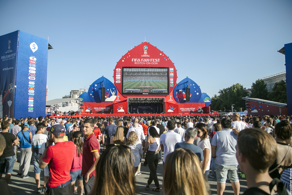 Встречай ростов. FIFA Fan Fest Ростов. FIFA Fan Fest Екатеринбург аппаратура. Встречай Ростов на Дону.