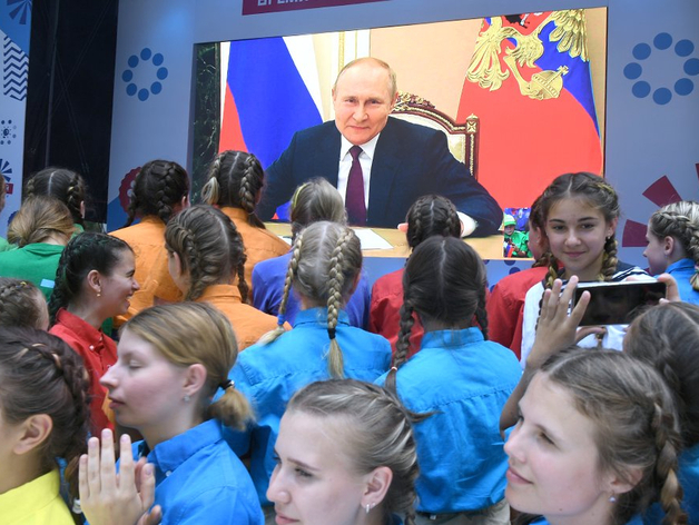 Владимир Путин приказал ввести моду на многодетные семьи
