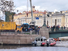 В Смольном наградили добровольцев, участвовавших в спасении людей из тонущего автобуса  