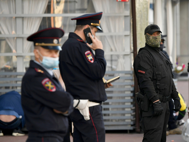 В Екатеринбурге задержали банду милиционеров, убивавших людей и торговавших наркотиками