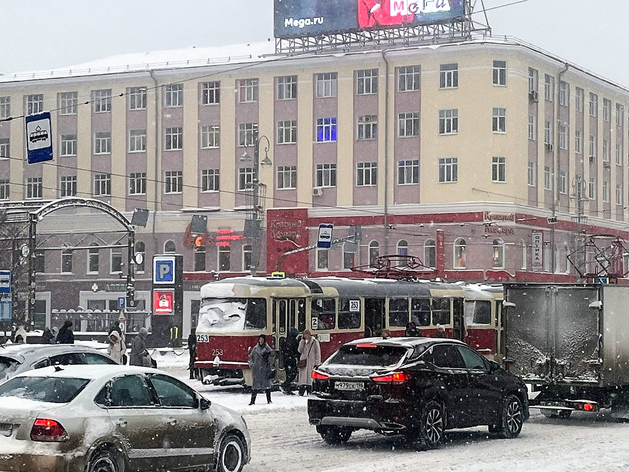 В Екатеринбурге через несколько лет будет 100 новых трамваев, а до нового года — два

