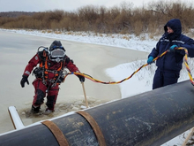 Водозабор в Туре оледенел из-за похолодания, ночью его отогревали водолазы